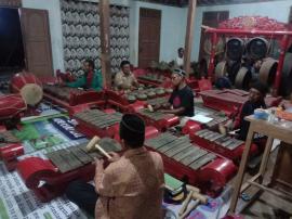 KEGIATAN MELESTARIKAN BUDAYA JAWA KARANGMOJO 22 OKTOBER 2024